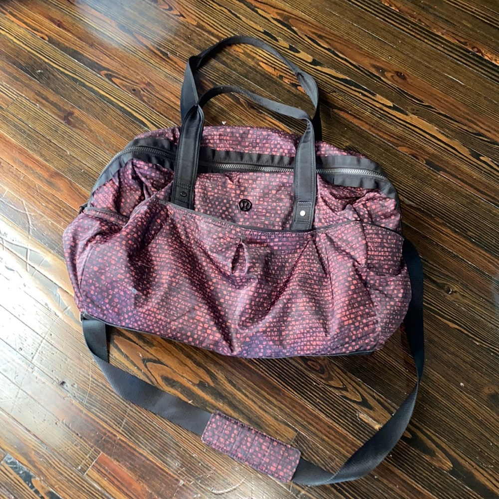 Lululemon duffle bag
